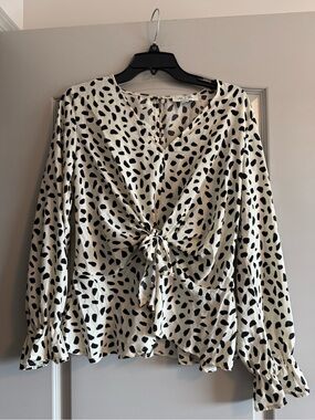 She + Sky Cream and Black Tie-Front Printed Blouse